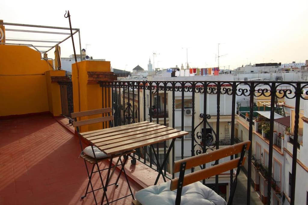 Suite Puerta Osario Con Terraza Sevilha Exterior foto