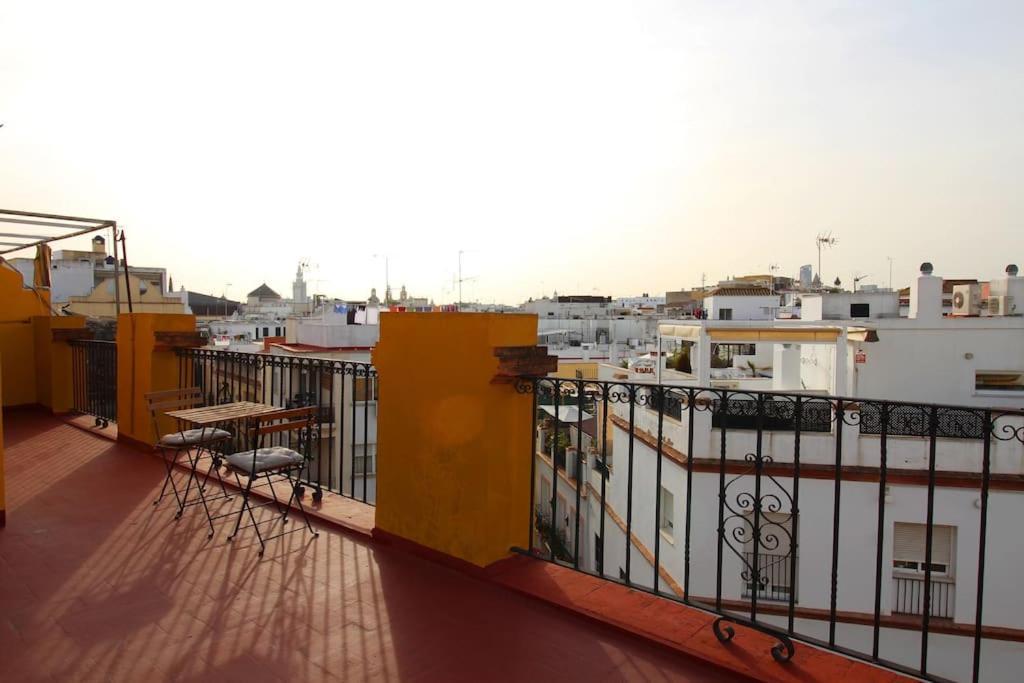 Suite Puerta Osario Con Terraza Sevilha Exterior foto